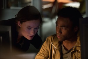 M244  (Left to right.) Olivia Wilde and Donald Glover star in Relativity Media's "The Lazarus Effect". © 2013 BACK TO LIFE PRODUCTIONS, LLC  Photo Credit:  Justin Lubin