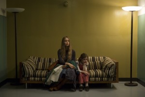Chrisann Brennan (KATHERINE WATERSTON) with daughter Lisa Brennan (MAKENZIE MOSS) in “Steve Jobs”, directed by Academy Award® winner Danny Boyle and written by Academy Award® winner Aaron Sorkin. Set backstage in the minutes before three iconic product launches spanning Jobs’ career—beginning with the Macintosh in 1984, and ending with the unveiling of the iMac in 1998—the film takes us behind the scenes of the digital revolution to paint an intimate portrait of the brilliant man at its epicenter.