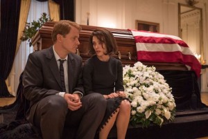 Peter Sarsgaard as "Bobby Kennedy" and Natalie Portman as "Jackie Kennedy" in JACKIE. Photo by Bruno Calvo. © 2016 Twentieth Century Fox Film Corporation All Rights Reserved